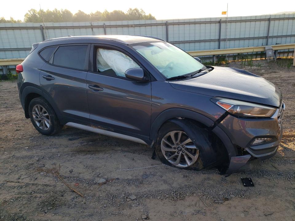 Photo 4 from auction – 2018 HYUNDAI TUCSON with VIN KM8J3CA45JU735108