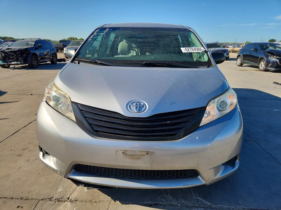 Photo 5 from auction – 2017 TOYOTA SIENNA with VIN 5TDZZ3DC5HS885386