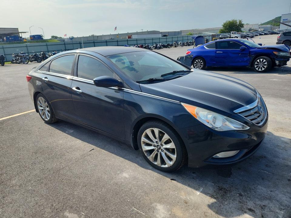 Photo 4 from auction – 2013 HYUNDAI SONATA with VIN 5NPEC4AC8DH788189