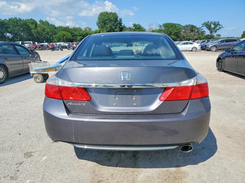 Photo 6 from auction – 2015 HONDA ACCORD with VIN 1HGCR2F72FA044489