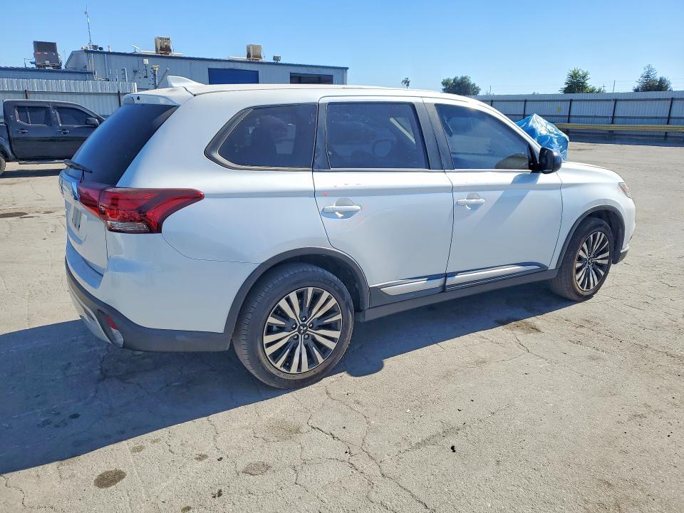 Photo 3 from auction – 2020 MITSUBISHI OUTLANDER with VIN JA4AD2A31LZ008969