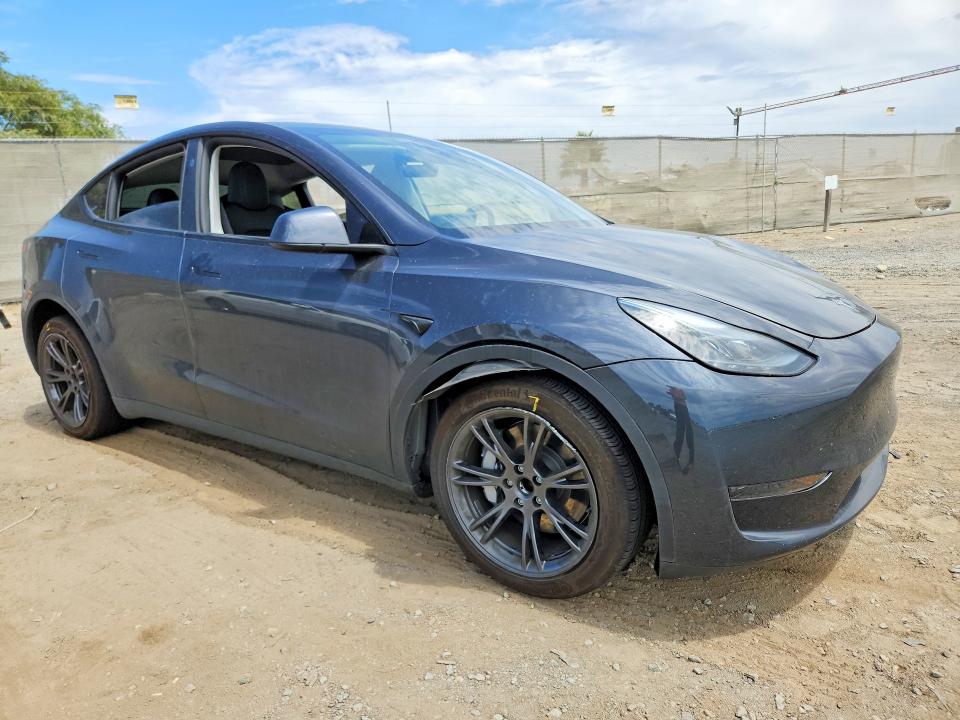 Photo 4 from auction – 2025 TESLA MODEL Y with VIN 7SAYGDED5SF317765