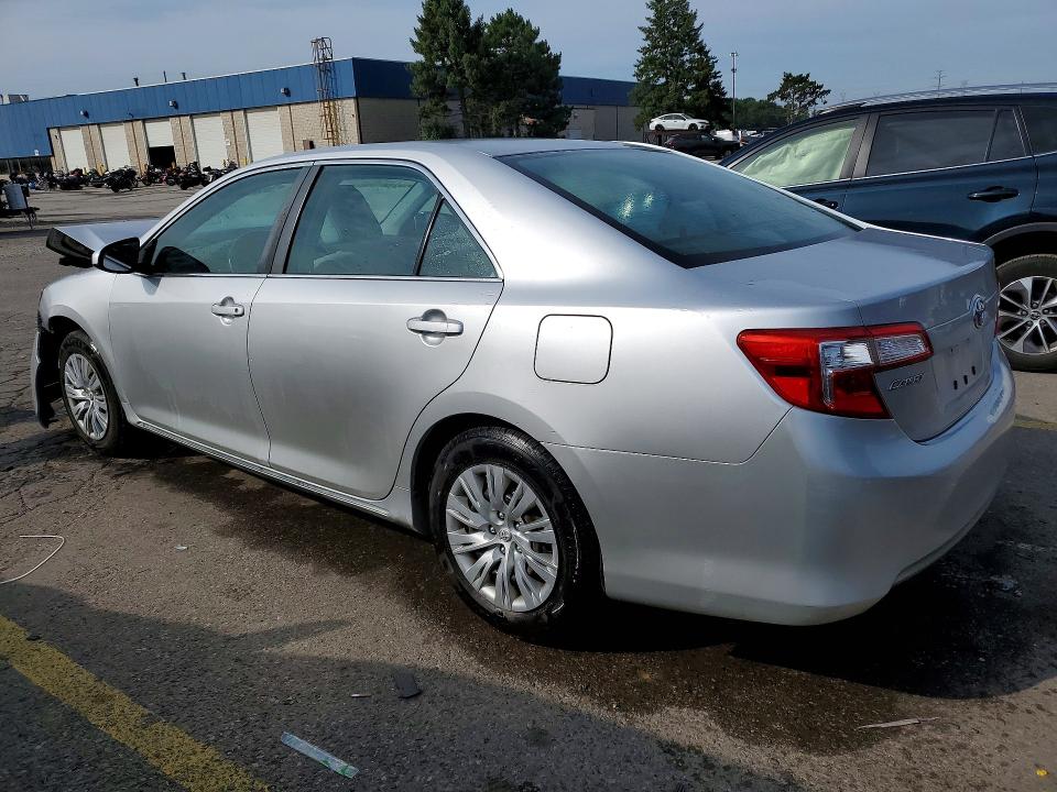 Zdjęcie 2 z aukcji – 2012 TOYOTA CAMRY z VIN 4T1BF1FK5CU027208