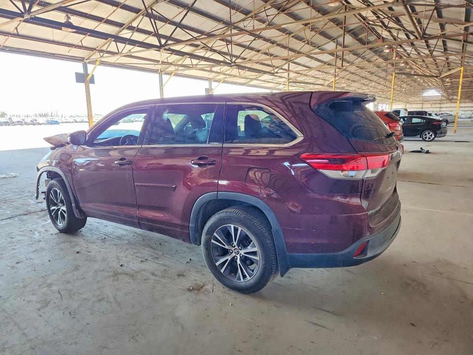 Photo 2 from auction – 2017 TOYOTA HIGHLANDER with VIN 5TDBZRFH7HS467148