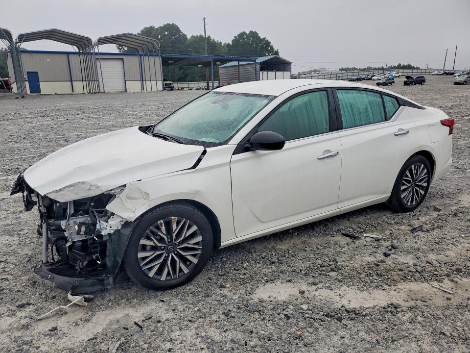 NISSAN ALTIMA 2024 z numerem VIN 1N4BL4DV3RN413761 - Zdjęcie z aukcji