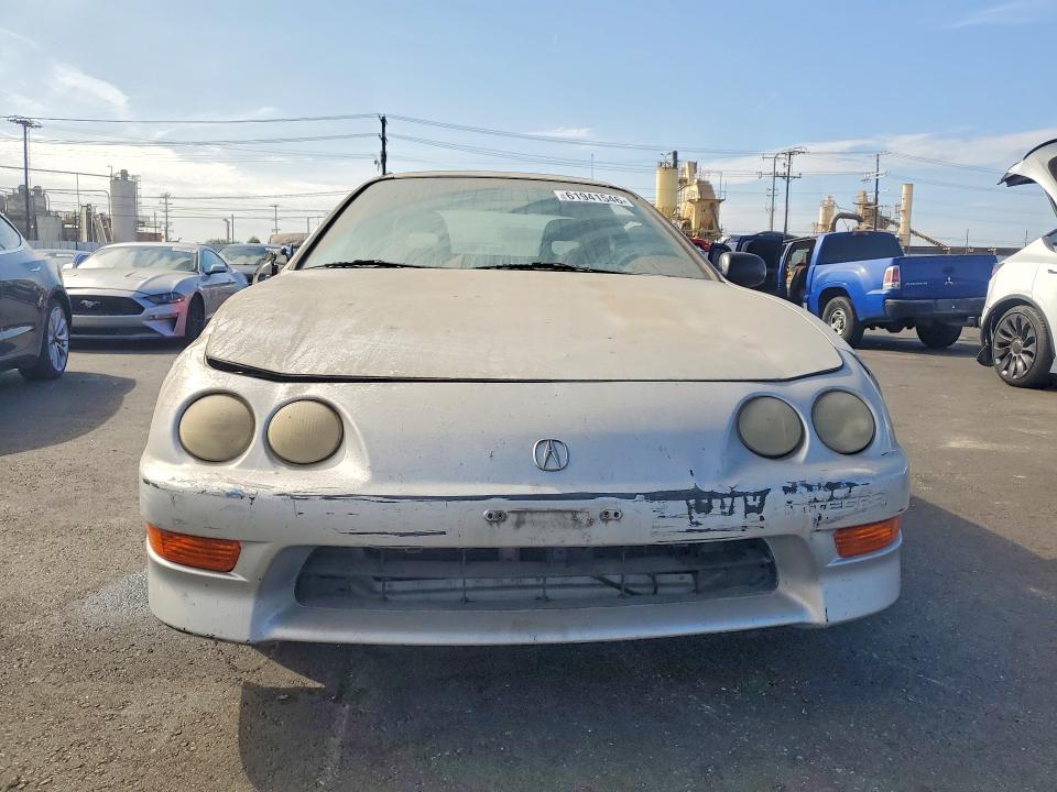 Photo 5 from auction – 1998 ACURA INTEGRA with VIN JH4DC4467WS008820
