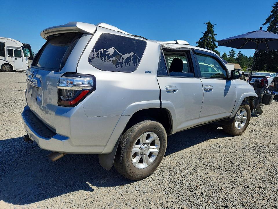 Photo 3 from auction – 2017 TOYOTA 4RUNNER with VIN JTEBU5JR5H5446601