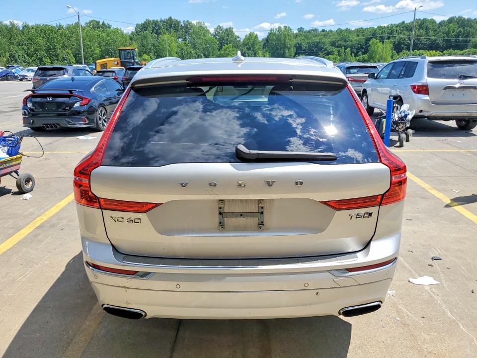 Photo 6 from auction – 2019 VOLVO XC60 with VIN LYV102RL7KB321567