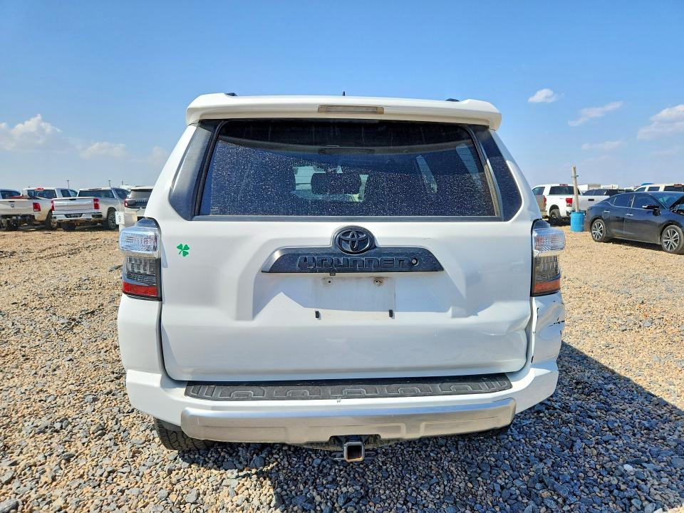 Photo 6 from auction – 2018 TOYOTA 4RUNNER with VIN JTEBU5JR1J5528623