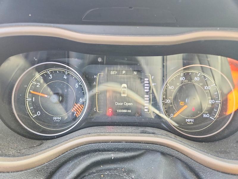 Photo 9 from auction – 2015 JEEP CHEROKEE with VIN 1C4PJLCB7FW572506