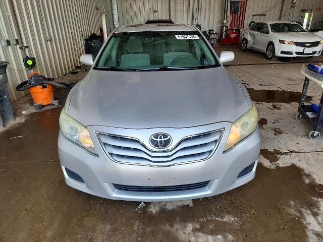 Photo 5 from auction – 2011 TOYOTA CAMRY with VIN 4T4BF3EK7BR106932