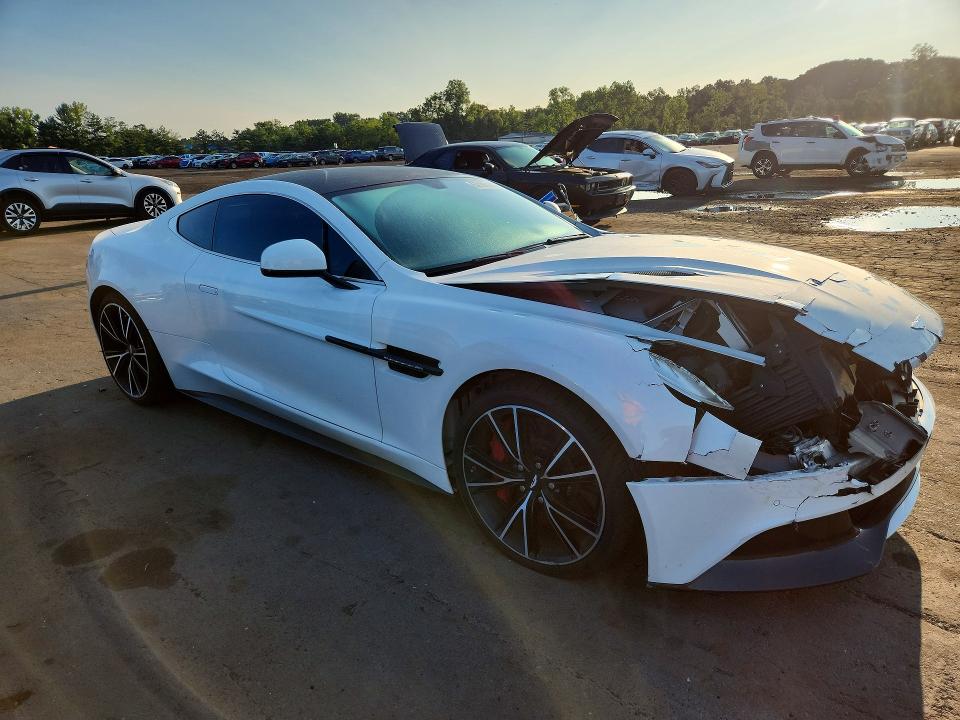 Photo 4 from auction – 2014 ASTON MARTIN VANQUISH with VIN SCFLDCFP2EGJ00902