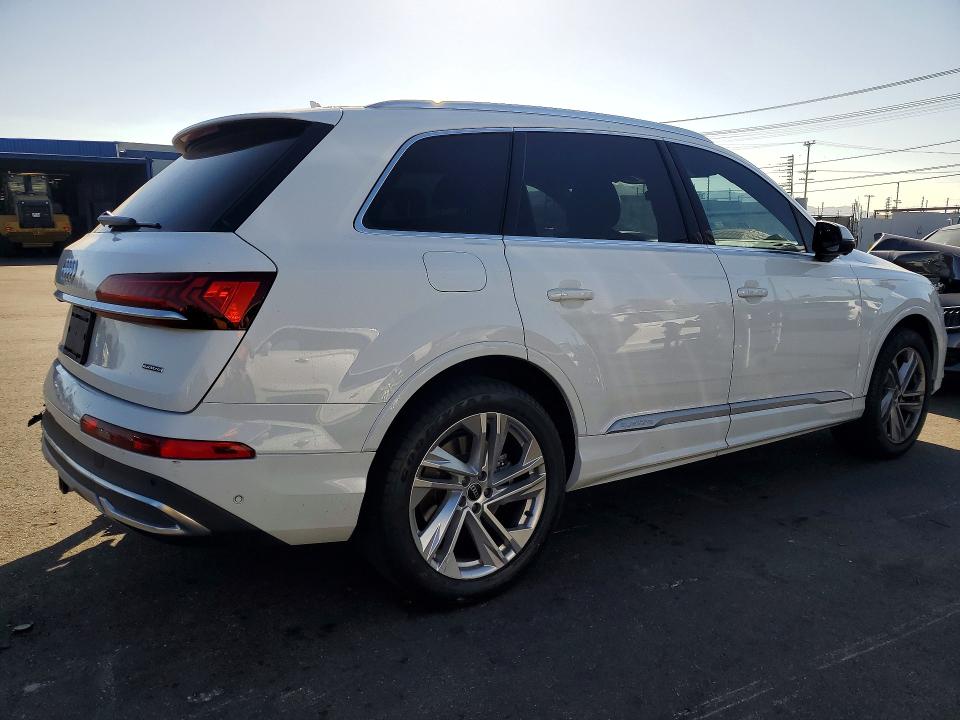 Photo 3 from auction – 2021 AUDI Q7 with VIN WA1AJAF73MD038813