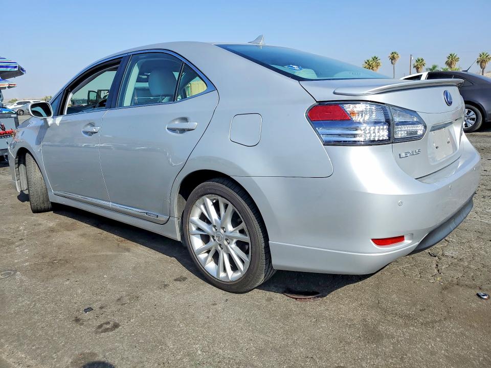Photo 2 from auction – 2010 LEXUS HS with VIN JTHBB1BA5A2003852