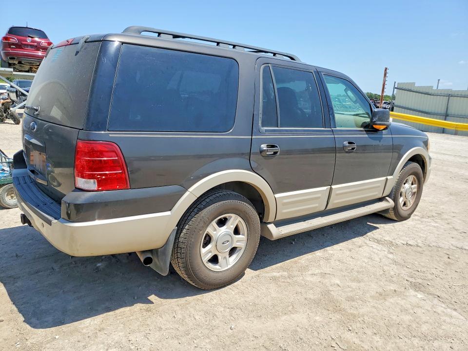 Photo 3 from auction – 2005 FORD EXPEDITION with VIN 1FMPU175X5LA63845