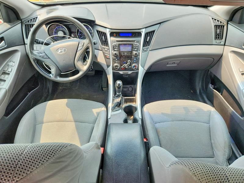Photo 8 from auction – 2011 HYUNDAI SONATA with VIN 5NPEB4AC2BH107220