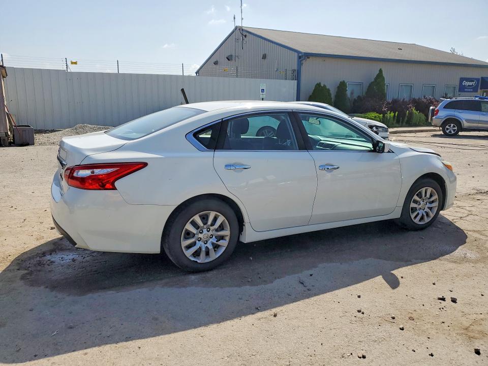 Photo 3 from auction – 2016 NISSAN ALTIMA with VIN 1N4AL3AP9GC158456
