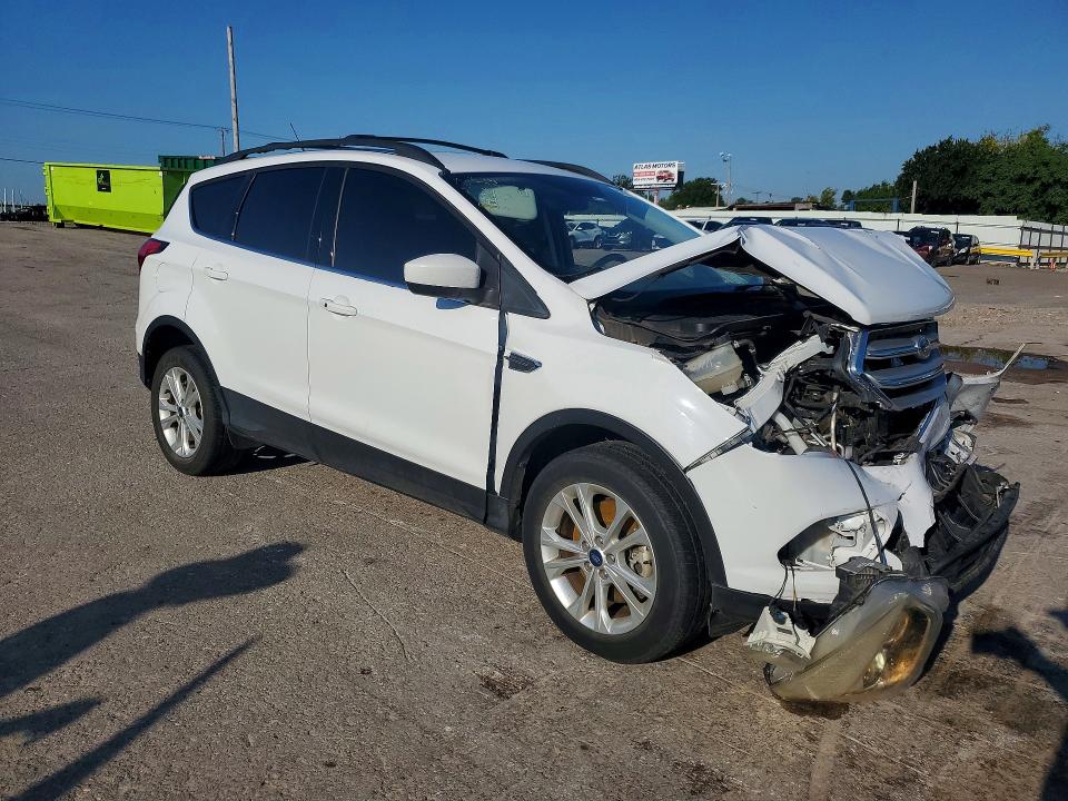 Photo 4 from auction – 2019 FORD ESCAPE with VIN 1FMCU9HD2KUB11928
