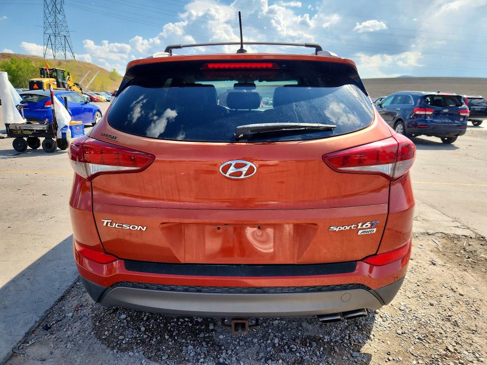 Zdjęcie 6 z aukcji – 2016 HYUNDAI TUCSON z VIN KM8J3CA20GU095588