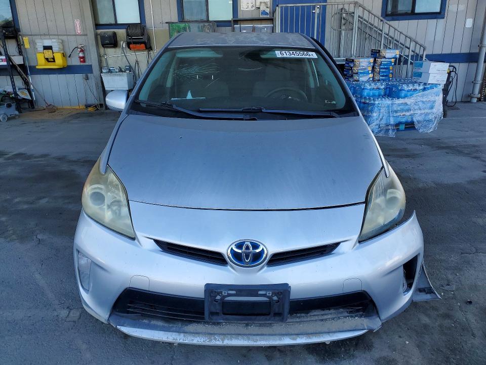 Photo 5 from auction – 2013 TOYOTA PRIUS with VIN JTDKN3DU5D5633546