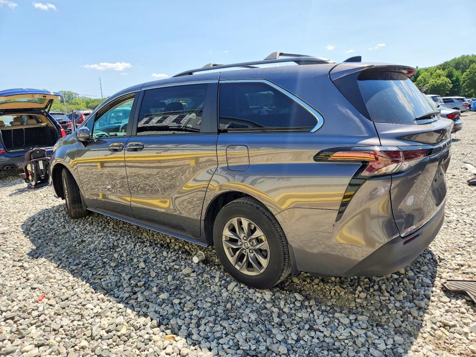 Photo 2 from auction – 2024 TOYOTA SIENNA with VIN 5TDBRKEC3RS219106