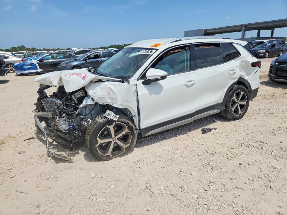 VOLKSWAGEN TIGUAN 2026 with VIN 3VVFR7RM2TM093783 - Photo from auction
