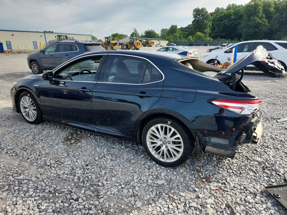 Photo 2 from auction – 2019 TOYOTA CAMRY HYBRID with VIN 4T1B21HK9KU511826