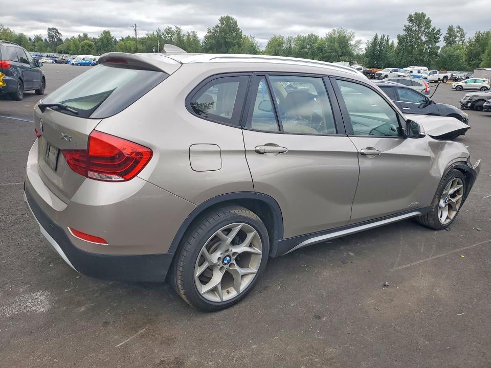 Photo 3 from auction – 2015 BMW X1 with VIN WBAVL1C52FVY39702