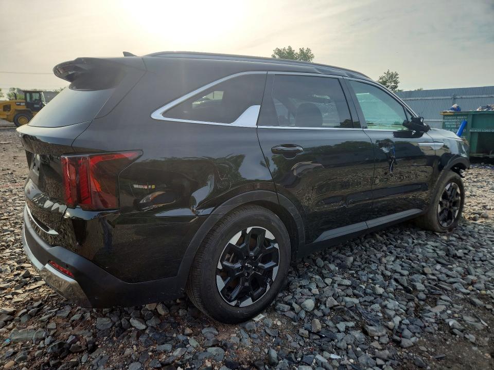 Photo 3 from auction – 2025 KIA SORENTO with VIN 5XYRL4JC4SG355300