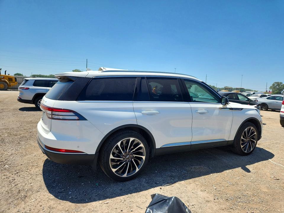 Photo 3 from auction – 2021 LINCOLN AVIATOR with VIN 5LM5J7XC3MGL14629