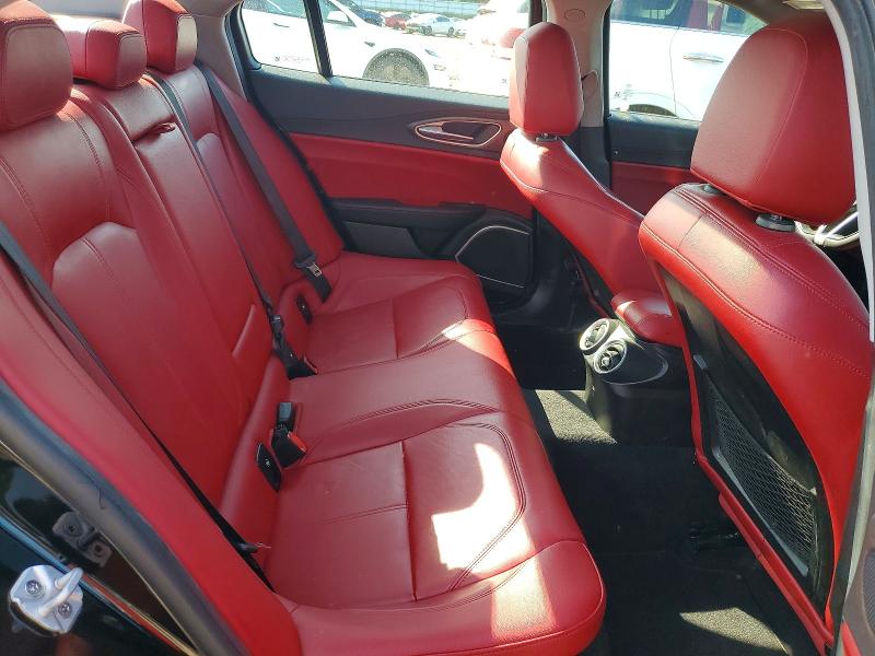 Photo 10 from auction – 2018 ALFA ROMEO GIULIA with VIN ZARFAEEN3J7593960