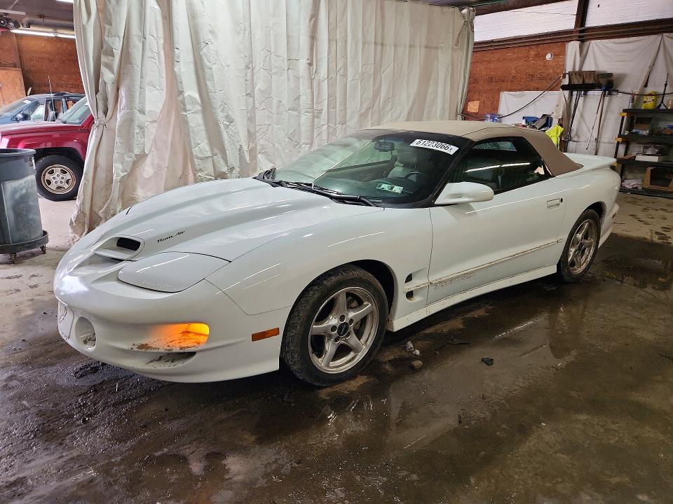 PONTIAC FIREBIRD 2000 with VIN 2G2FV32G3Y2144650 - Photo from auction
