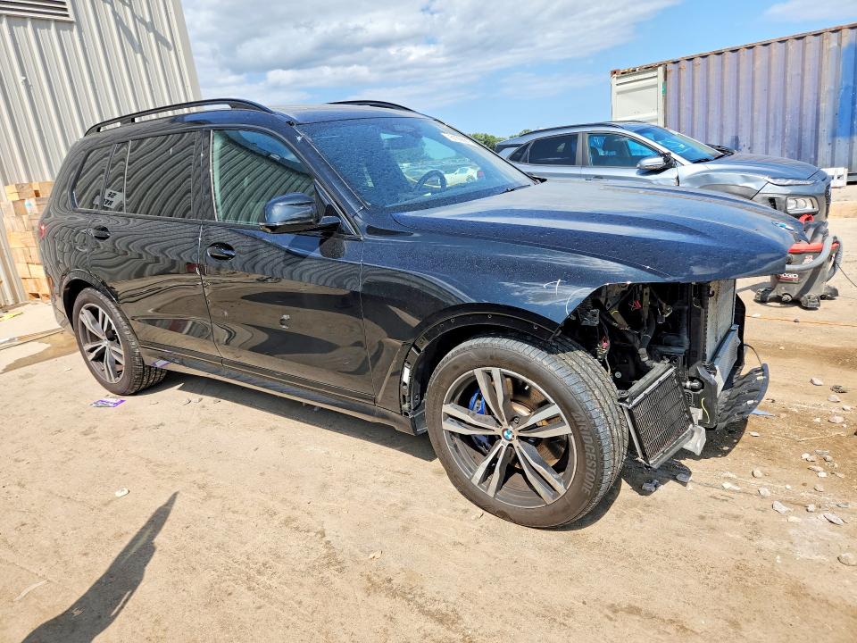 Photo 4 from auction – 2025 BMW X7 with VIN 5UX23EM06S9X05857