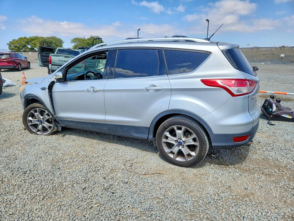 Photo 2 from auction – 2016 FORD ESCAPE with VIN 1FMCU9J93GUA14038