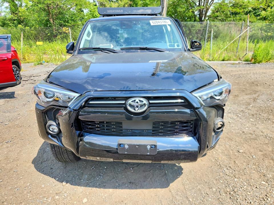 Photo 5 from auction – 2024 TOYOTA 4RUNNER with VIN JTEMU5JRXR6300389