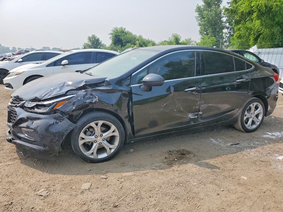 CHEVROLET CRUZE 2018 with VIN 1G1BF5SM5J7118910 - Photo from auction