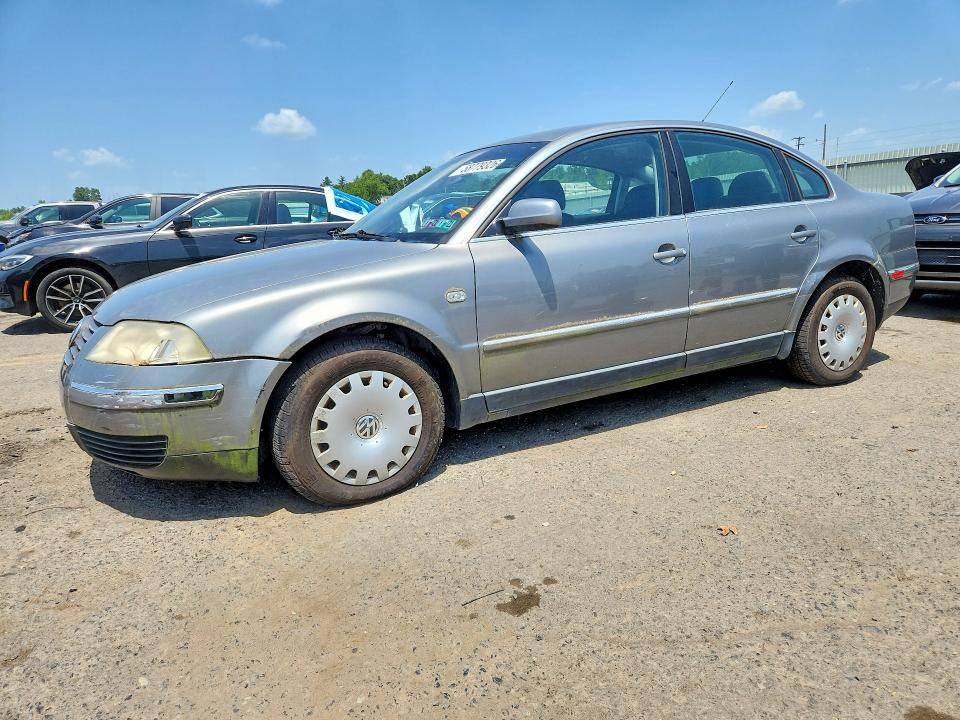 VOLKSWAGEN PASSAT 2004 with VIN WVWMD63B84P050728 - Photo from auction