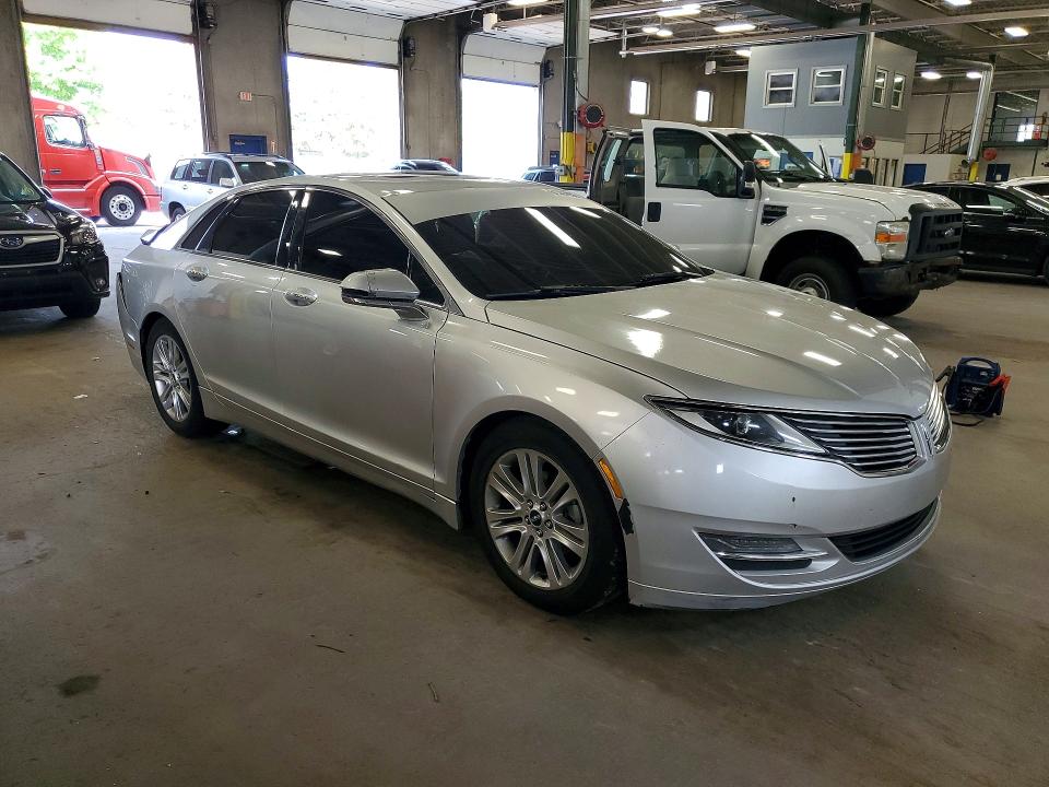 Photo 4 from auction – 2014 LINCOLN MKZ with VIN 3LN6L2LU5ER813638