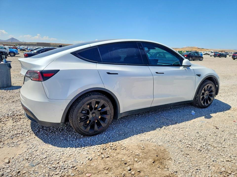 Photo 3 from auction – 2020 TESLA MODEL Y with VIN 5YJYGDEE3LF027001