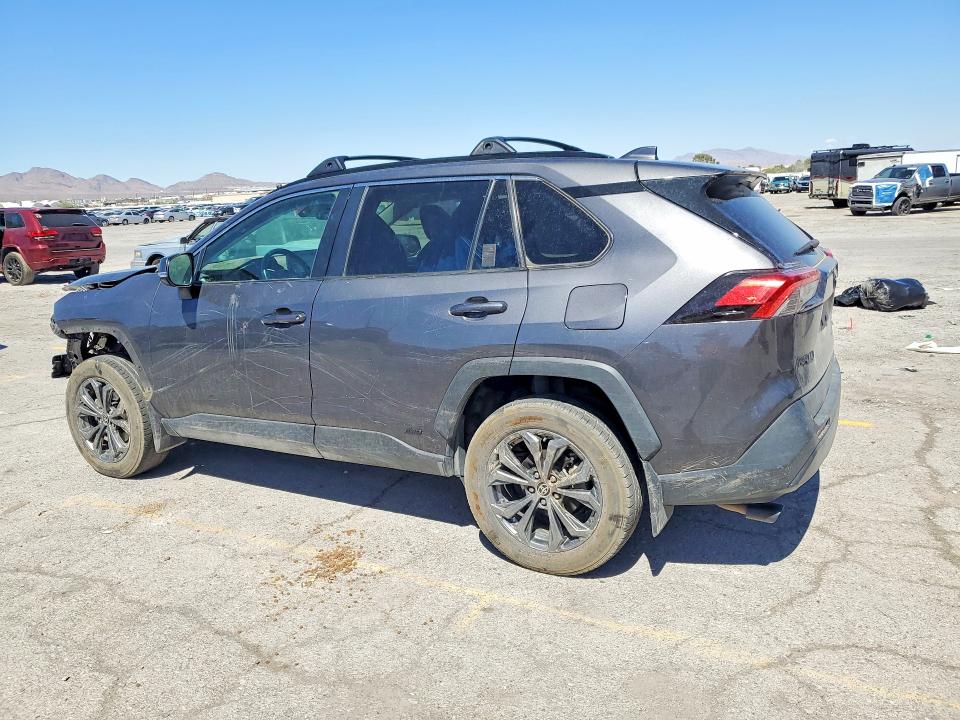 Photo 2 from auction – 2022 TOYOTA RAV4 with VIN 2T3B6RFVXNW029720