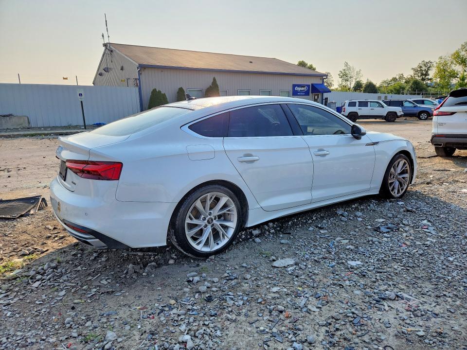 Photo 3 from auction – 2022 AUDI A5 with VIN WAUABCF50NA033775