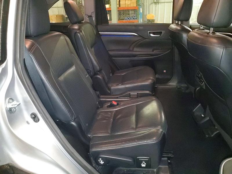 Photo 11 from auction – 2016 TOYOTA HIGHLANDER with VIN 5TDDKRFHXGS247143