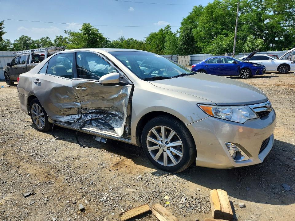 Photo 4 from auction – 2014 TOYOTA CAMRY with VIN 4T4BF1FK6ER363782