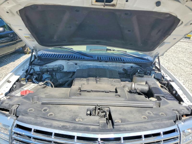 Photo 12 from auction – 2010 LINCOLN NAVIGATOR with VIN 5LMJJ2J5XAEJ09229