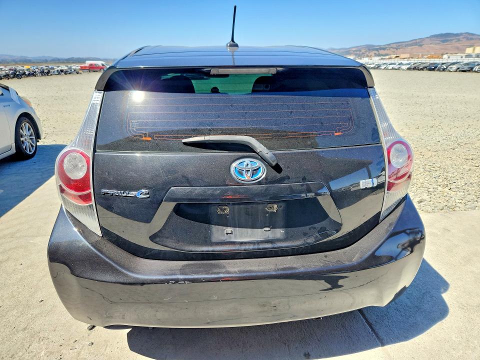 Photo 6 from auction – 2014 TOYOTA PRIUS C with VIN JTDKDTB35E1567280