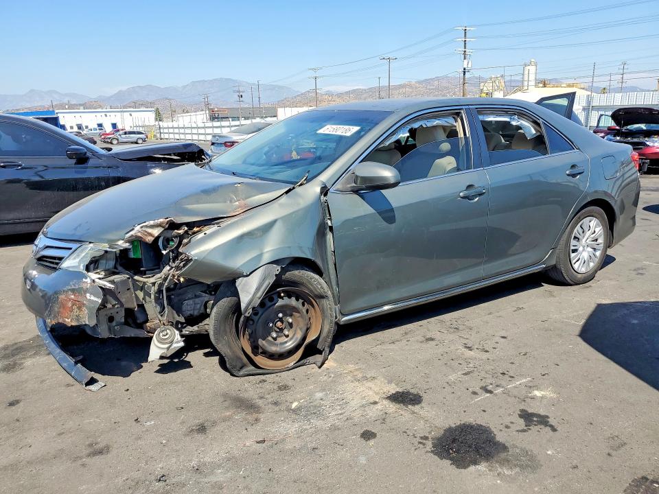 Снимка 1 от търг – 2014 TOYOTA CAMRY с VIN 4T4BF1FK2ER386766