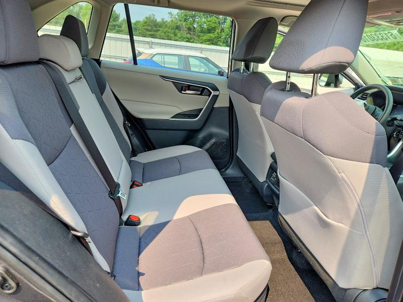 Photo 11 from auction – 2023 TOYOTA RAV4 HYBRID with VIN JTMRWRFV5PD188093