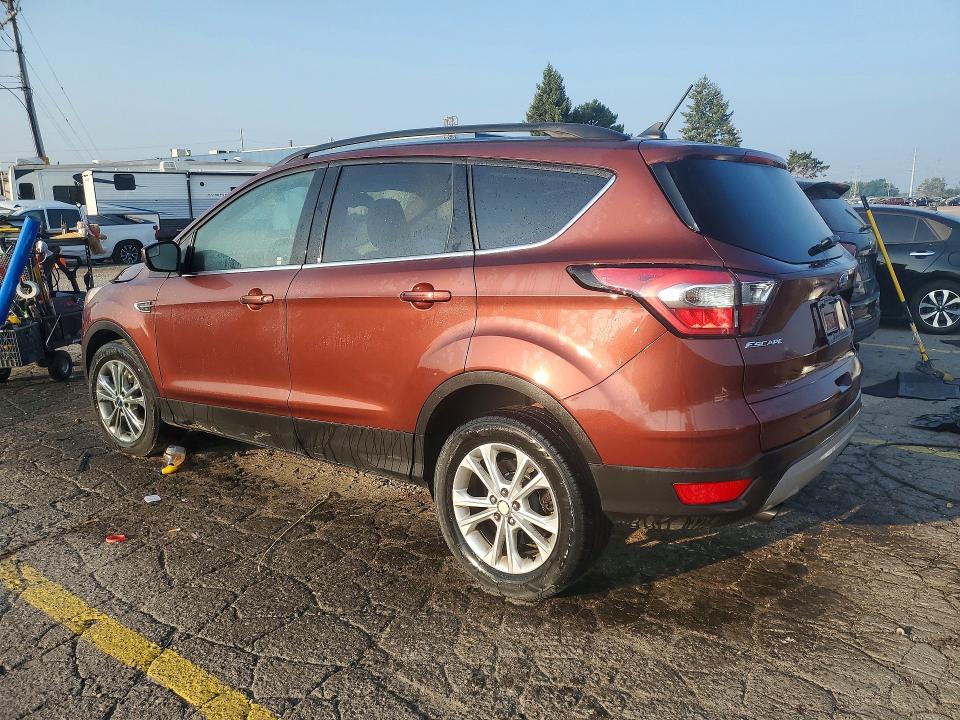 Photo 2 from auction – 2018 FORD ESCAPE with VIN 1FMCU0HD3JUB27551