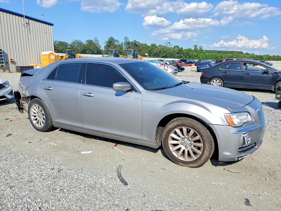 Photo 4 from auction – 2014 CHRYSLER 300 with VIN 2C3CCAAG4EH175669