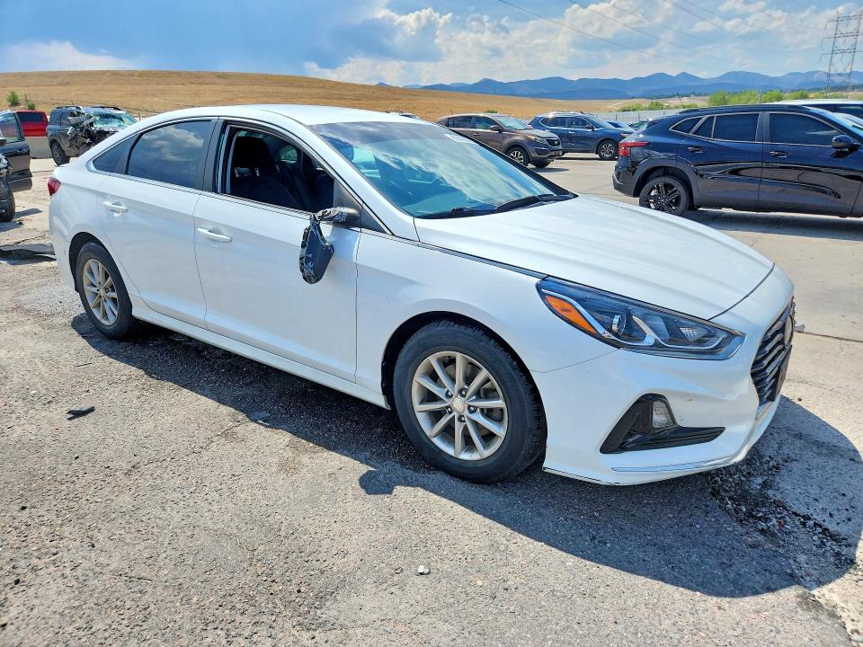 Photo 4 from auction – 2018 HYUNDAI SONATA with VIN 5NPE24AF1JH685155